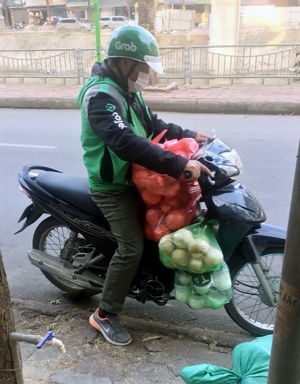 Đổ xô mua bù nước điện giải, giá dừa xiêm tăng gấp đôi-3