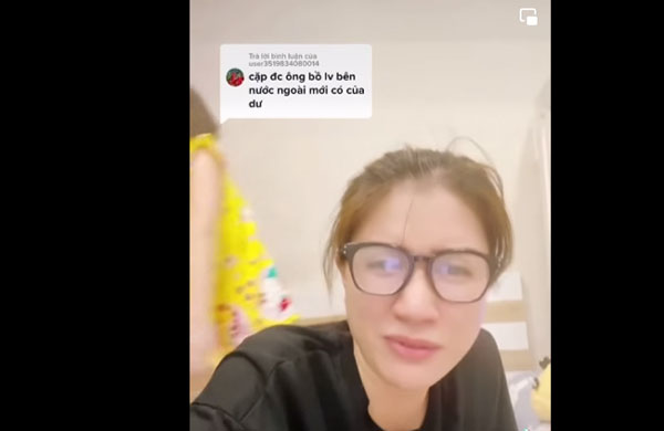 Đang livestream, Trang Trần bỗng gọi con gái ra bảo 1 câu, nội dung là gì mà nhiều người hốt hoảng: Đừng, ảnh hưởng đến cháu-1