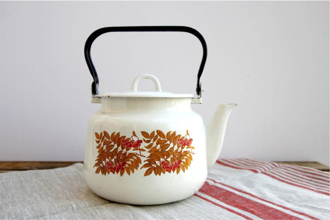 4 cách làm sạch vết cáu bẩn trong ấm đun nước siêu nhanh-6