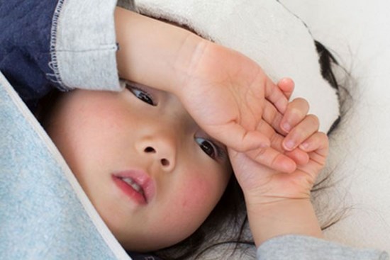 Hạ sốt cho trẻ F0 theo những cách này có thể khiến bệnh nặng thêm