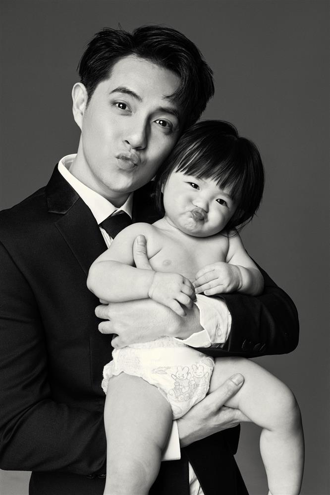 Mê tít loạt khoảnh khắc các bố bỉm sữa chăm con, Kim Lý và Cường Đô La cạnh tranh danh hiệu ông bố ngọt ngào nhất-19