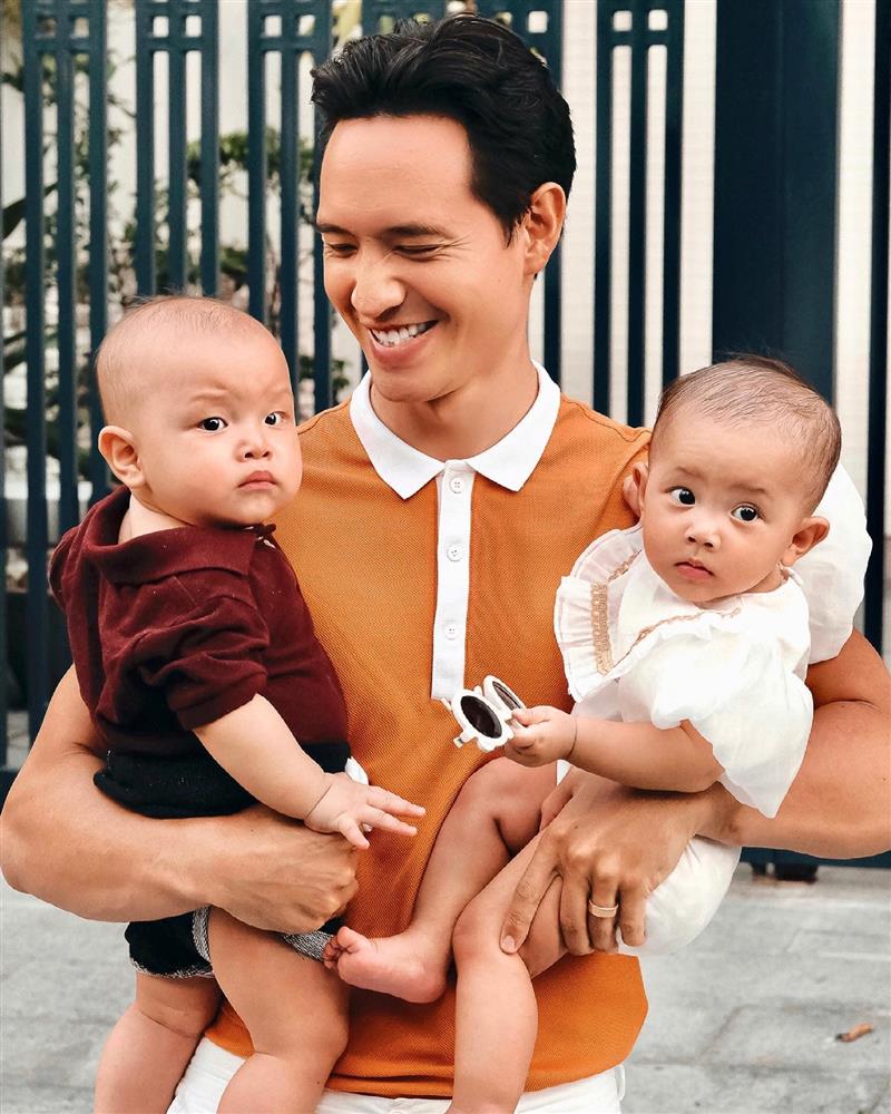 Mê tít loạt khoảnh khắc các bố bỉm sữa chăm con, Kim Lý và Cường Đô La cạnh tranh danh hiệu ông bố ngọt ngào nhất-21