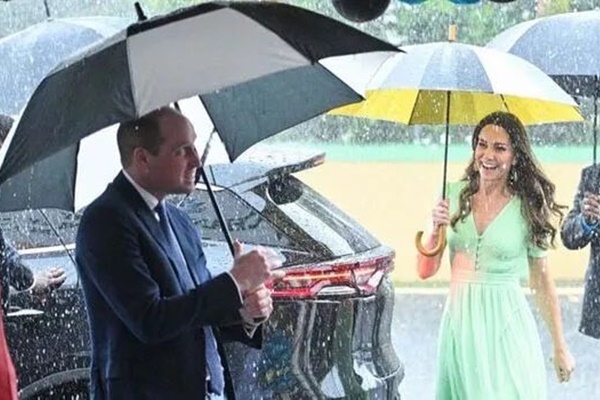 Khoảnh khắc Công nương Kate vượt mặt chồng với hành động táo bạo chưa từng thấy khiến nhiều người phải kiêng nể-12