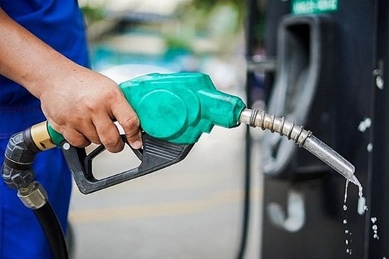 Đừng đổ xăng đầy bình, cũng đừng đổ xăng bằng giá tiền! Hãy làm theo 13 mẹo dưới đây, bạn sẽ bất ngờ vì tiết kiệm được khá nhiều tiền