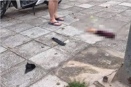 Quảng Ninh: Mercedes GLS chạy tốc độ cao tông tử vong một phụ nữ, nhiều bộ phận cơ thể rơi ra đường gây kinh hãi