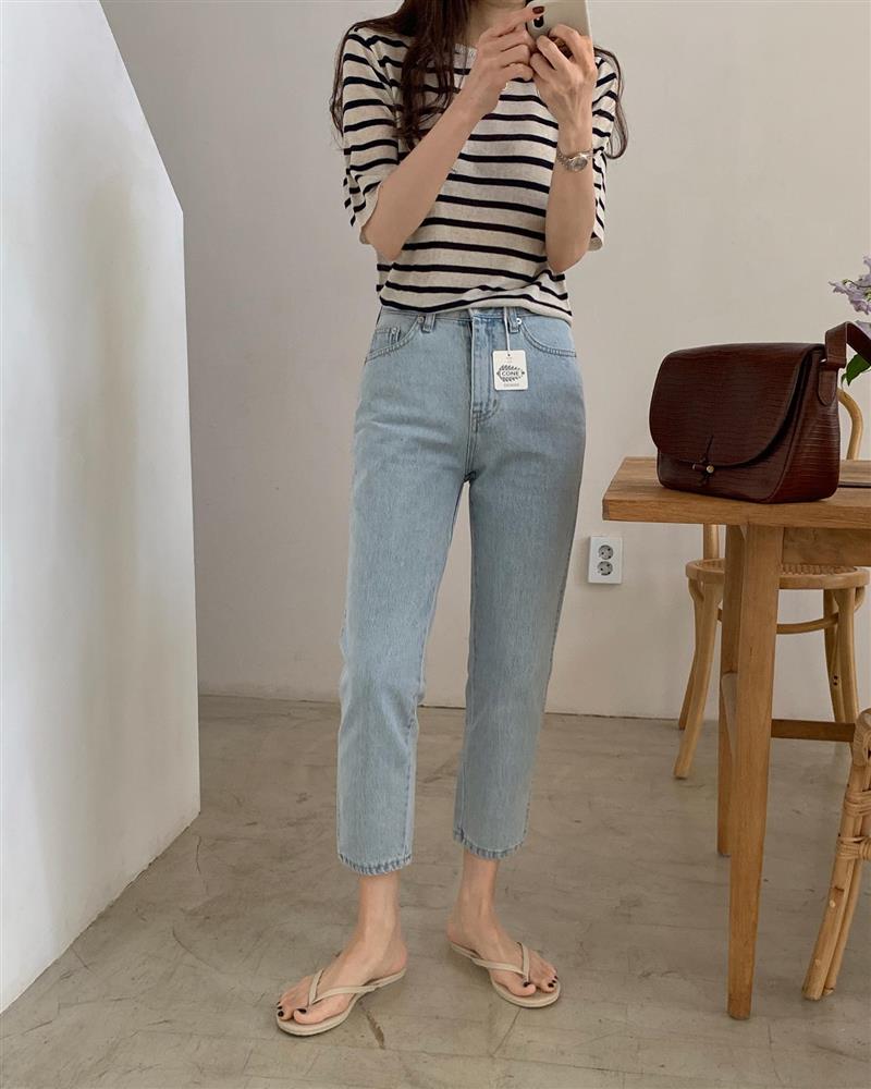 4 cách diện áo phông giúp nàng 30+ trông thật thanh lịch chứ không bị trẻ quá hóa lố-16