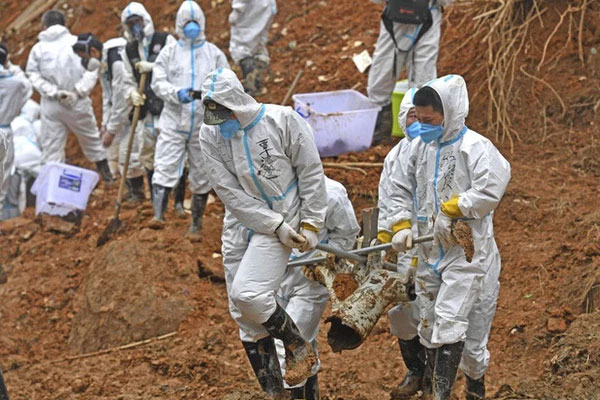 Vụ rơi máy bay ở Trung Quốc: Xác định được 120 trong số 132 nạn nhân-1