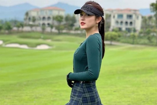 Á hậu Huyền My bất ngờ đăng ảnh chơi golf giữa drama của Hiền Hồ, ai ngờ bị hỏi luôn: 'Kiếm được đại gia chưa?'