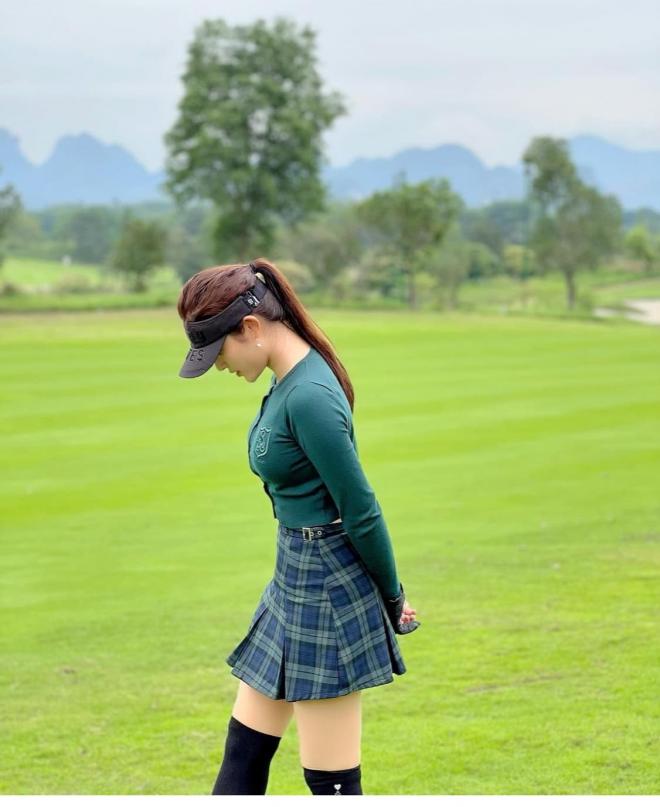 Á hậu Huyền My bất ngờ đăng ảnh chơi golf giữa drama của Hiền Hồ, ai ngờ bị hỏi luôn: Kiếm được đại gia chưa?-2