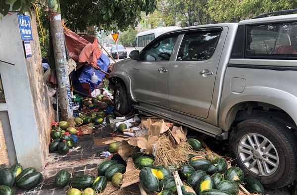 Công an Thanh Hóa nói lý do xe biển xanh tông 2 người tử vong-2