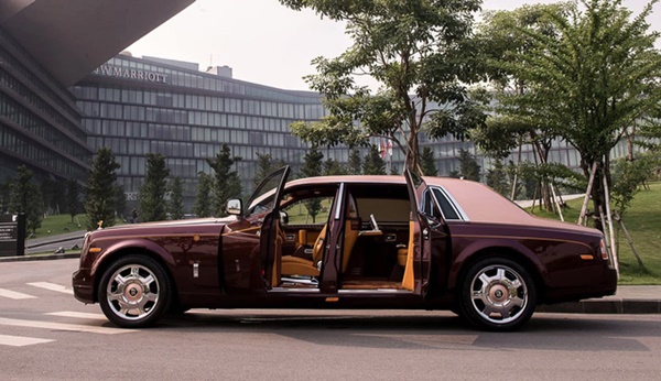 Cặp đôi xe siêu sang chứng tỏ độ chơi của ông Trịnh Văn Quyết-2