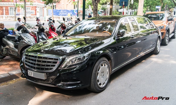 Cặp đôi xe siêu sang chứng tỏ độ chơi của ông Trịnh Văn Quyết-6