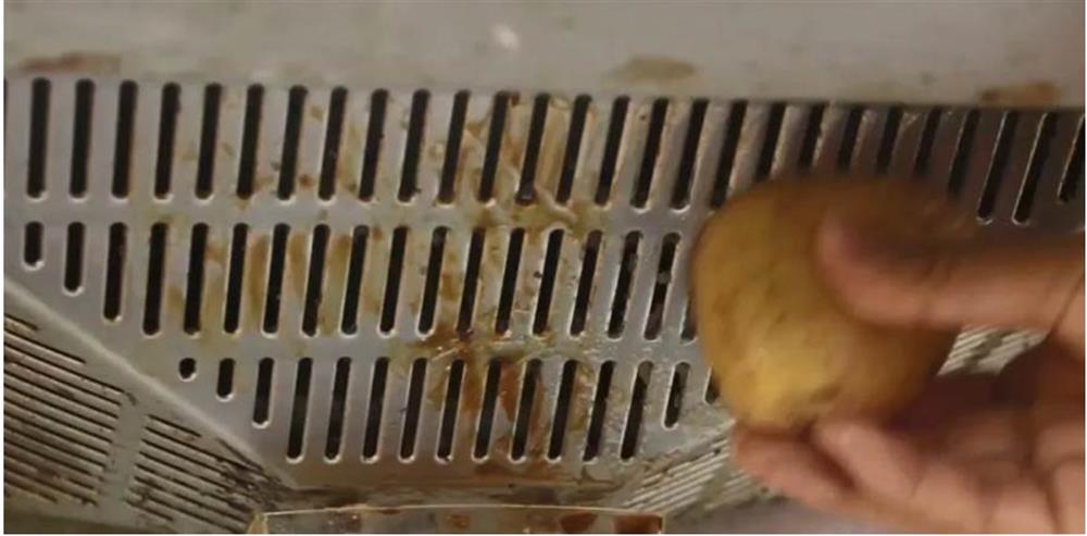 Củ khoai tây hỏng đem đặt cạnh máy hút mùi có thể giải quyết vấn đề lớn của mọi nhà-1