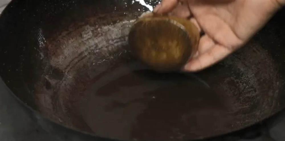 Củ khoai tây hỏng đem đặt cạnh máy hút mùi&nbsp;có thể&nbsp;giải quyết vấn đề lớn của mọi nhà-3