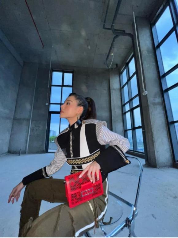 Khánh Linh The Face hé lộ không gian trong căn penthouse duplex tại TP Hồ Chí Minh-8
