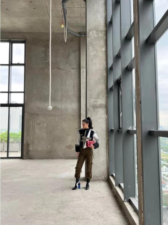 Khánh Linh The Face hé lộ không gian trong căn penthouse duplex tại TP Hồ Chí Minh-9