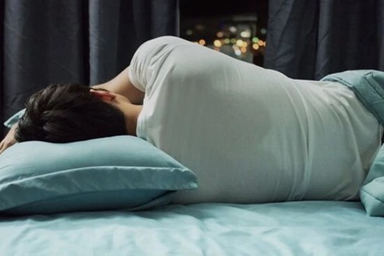 Nếu đi ngủ mà gặp 3 triệu chứng này thì nên đi khám ngay vì phổi của bạn có thể đang bị tổn thương