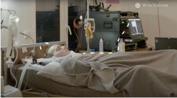 Lần đầu tiên, một người đàn ông bị nhốt hồn nói được nhờ cấy ghép chip não: Câu đầu tiên anh cảm ơn bác sĩ, sau đó thì đòi uống bia-2