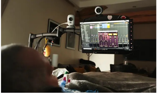 Lần đầu tiên, một người đàn ông bị nhốt hồn nói được nhờ cấy ghép chip não: Câu đầu tiên anh cảm ơn bác sĩ, sau đó thì đòi uống bia-6