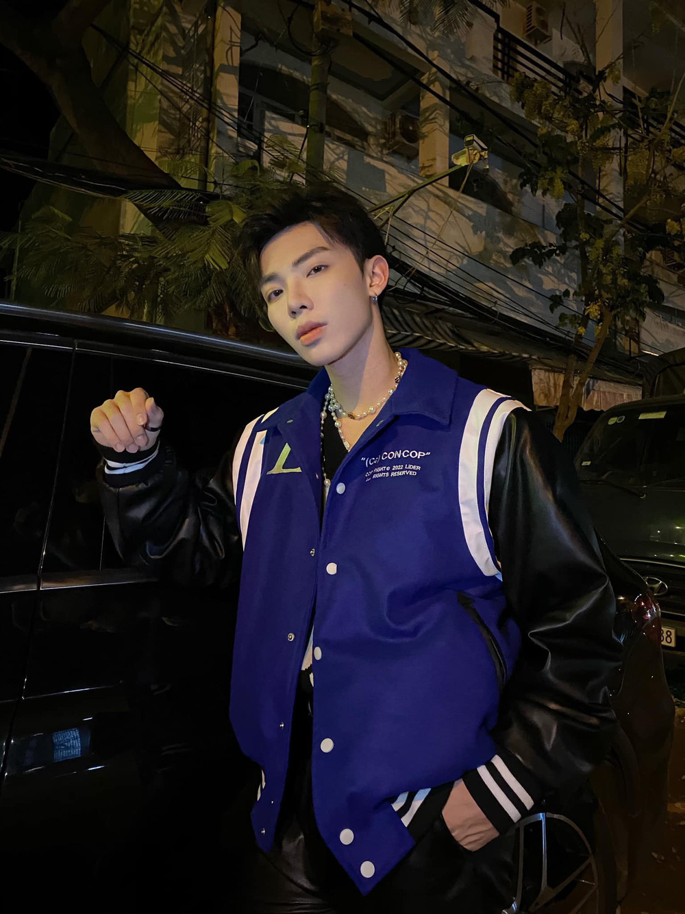 Clip: Đang hát bị rơi mic, Erik lộ hát nhép khiến khán giả bức xúc-1