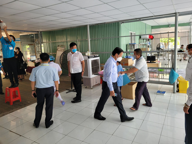 Đưa linh cữu Phó Chủ tịch TP.HCM Lê Hòa Bình về nhà tang lễ Bộ Quốc phòng-1