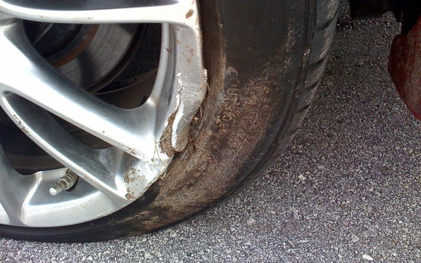 Nổ lốp xe gây tai nạn phổ biến trên cao tốc: Nguyên nhân và cách khắc phục-4