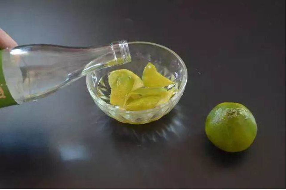 Phải làm gì nếu nhà tắm quá nặng mùi? Mách bạn&nbsp;kỹ năng này, không cần tốn tiền mà vẫn sạch mùi hôi-3