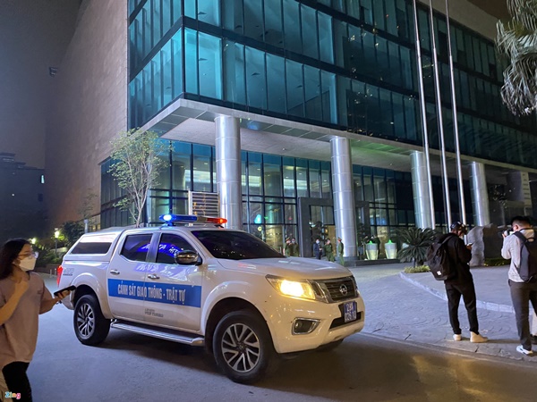 Cảnh sát khám xét trụ sở Tập đoàn FLC-1