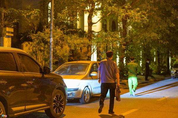 Cảnh sát khám xét trụ sở Tập đoàn FLC-6