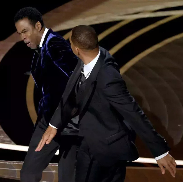 Vbiz từng có vụ ẩu đả giữa 2 sao nam đình đám tại lễ trao giải danh giá: Tất cả chỉ vì 1 bức ảnh giường chiếu 18+?-1