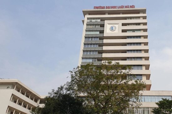 Đề nghị điều tra vụ nữ giám đốc tố trưởng khoa Đại học Luật Hà Nội hiếp dâm, đánh đập