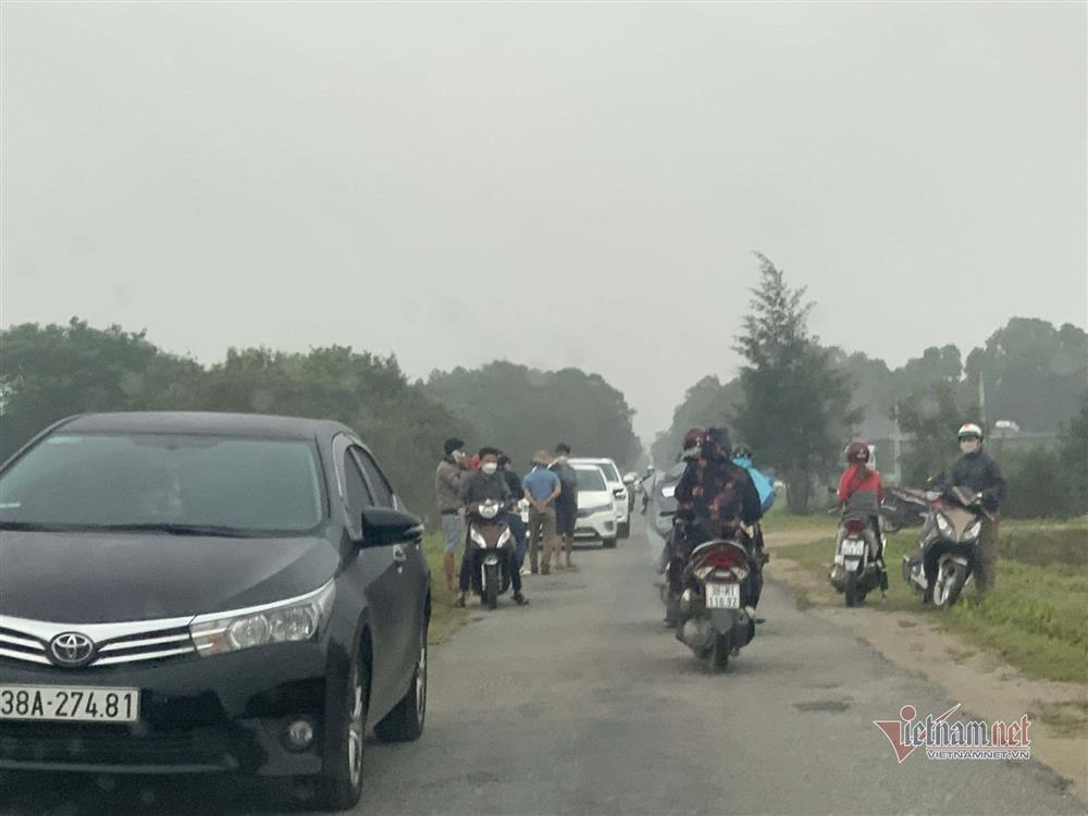 Cò vây, lùng đất xuyên ngày đêm, dân đóng cửa vì mệt mỏi-1