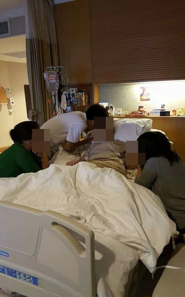 Cô gái 23 tuổi đang ăn thì nôn ra máu, bất ngờ phát hiện ung thư dạ dày chỉ vì 2 thói quen ăn uống phổ biến ở dân văn phòng-3