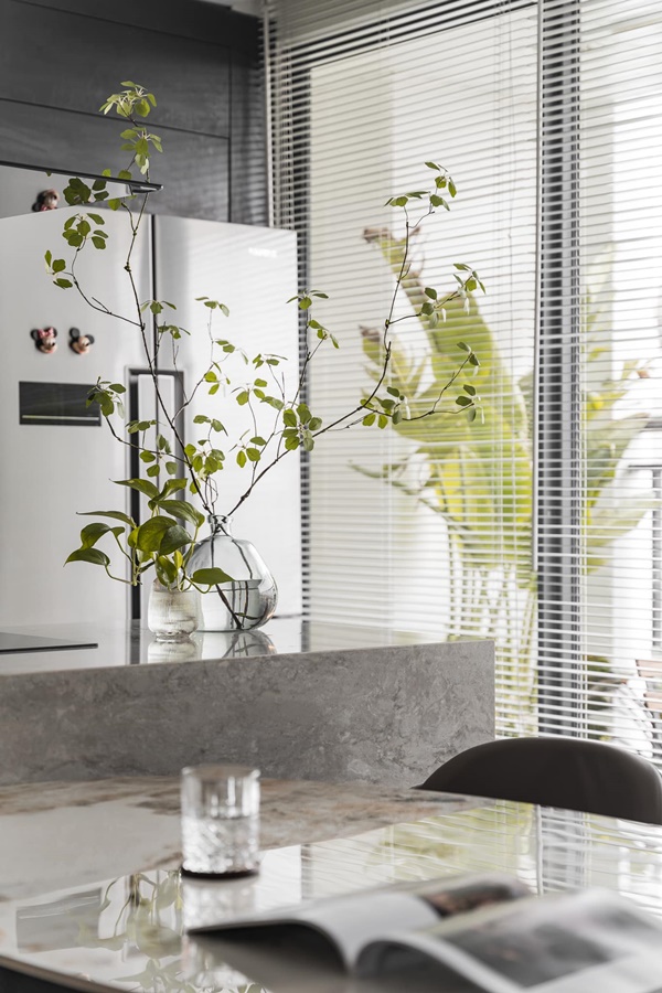 MC Cà phê sáng hé lộ không gian sống&nbsp;sang trọng hiện đại,&nbsp;decor nội thất gỗ nâu&nbsp;ấm cúng-15