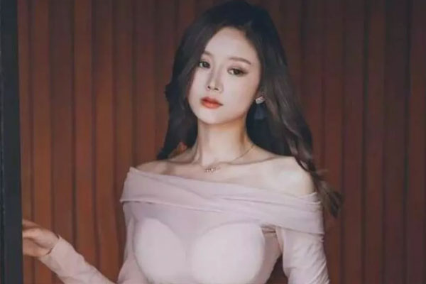 Vợ là người duy nhất trong gia đình đi làm kiếm tiền nhưng mỗi khi nhờ chồng chở đi đâu, anh ta lại làm điều khó tin-2