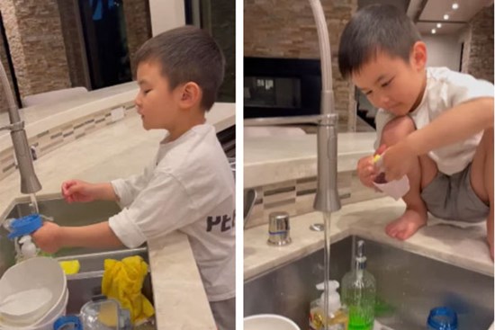 Con trai Đan Trường rửa bát cực chuyên nghiệp, Thủy Tiên nghẹn ngào: ''Có người nói mẹ chỉ biết Thiên Từ thôi nhưng nhìn con như vậy mẹ sao nỡ bỏ con giây phút nào''