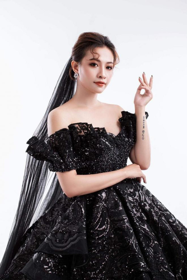 Cựu thành viên HKT lên xe hoa với bạn gái Á hậu, váy cưới cô dâu thế nào mà gây xôn xao cõi mạng?-5