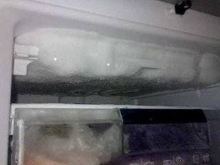 Tủ lạnh luôn có mùi? Chỉ cần cho một thứ vào và tủ lạnh sẽ không bốc mùi nữa! Mùi hôi biến mất và bạn có thể tiết kiệm tiền điện hàng tháng!-5