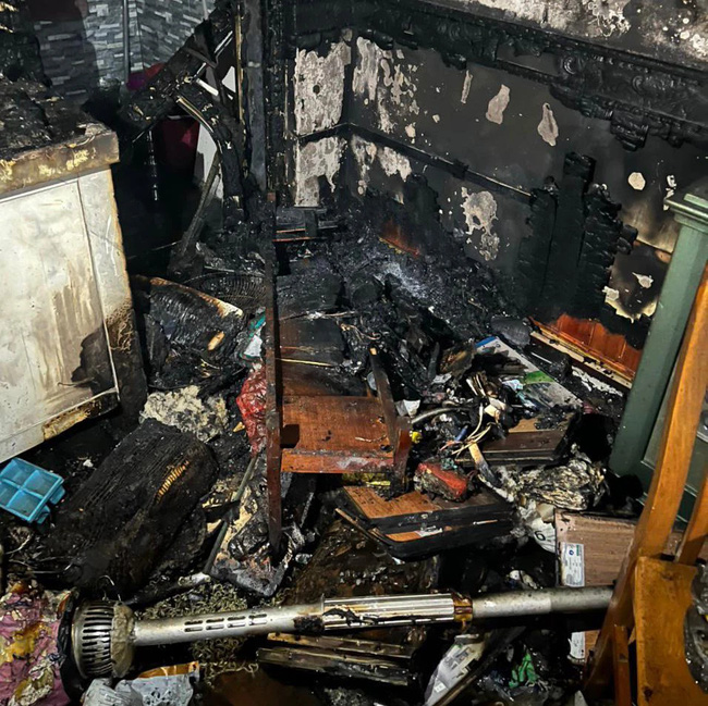 Hà Nội: Cháy tại chung cư HH Linh Đàm lúc chủ nhà đi vắng, nhiều tài sản bị thiêu rụi-1