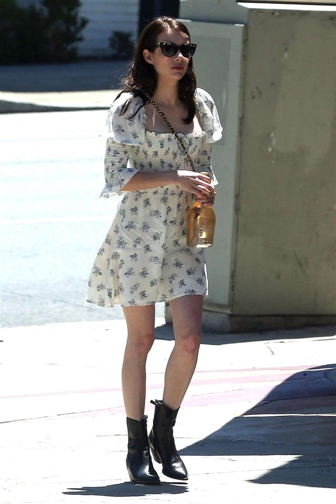 Kiểu váy mùa hè khiến sao Hollywood chết mê chết mệt vì quá trẻ trung, bay bổng-12