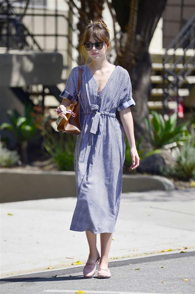 Kiểu váy mùa hè khiến sao Hollywood chết mê chết mệt vì quá trẻ trung, bay bổng-14
