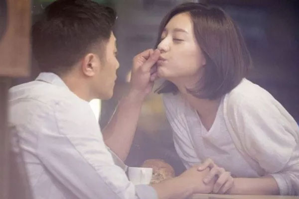 Giả làm bạn gái cũ của người yêu rồi lập tài khoản nhắn tin, cô gái phát hiện bí mật của gã dối trá-2