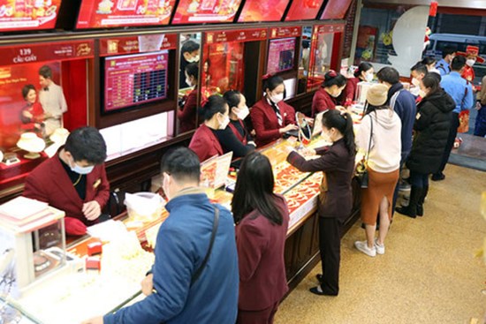 Giá vàng hôm nay 31/3: Vàng dồn dập tăng trở lại