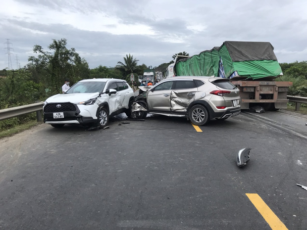2 cán bộ bị tai nạn, 1 người tử vong trên đường tránh Nam Hải Vân-1