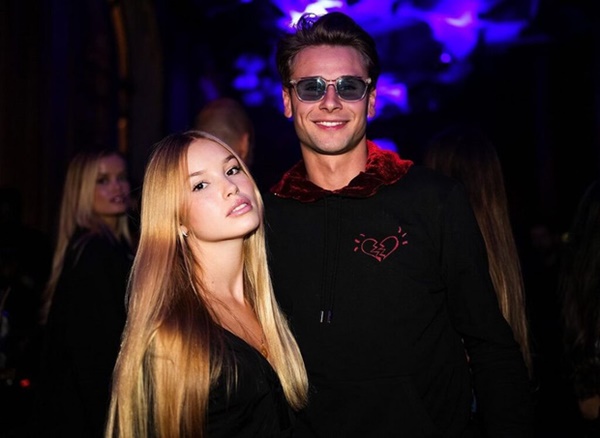 Đến năm 15 tuổi mới biết bố mình là tỷ phú, rich kid Úc từng khiến cả thế giới lóa mắt vì độ ăn chơi đỉnh cao giờ ra sao?-9