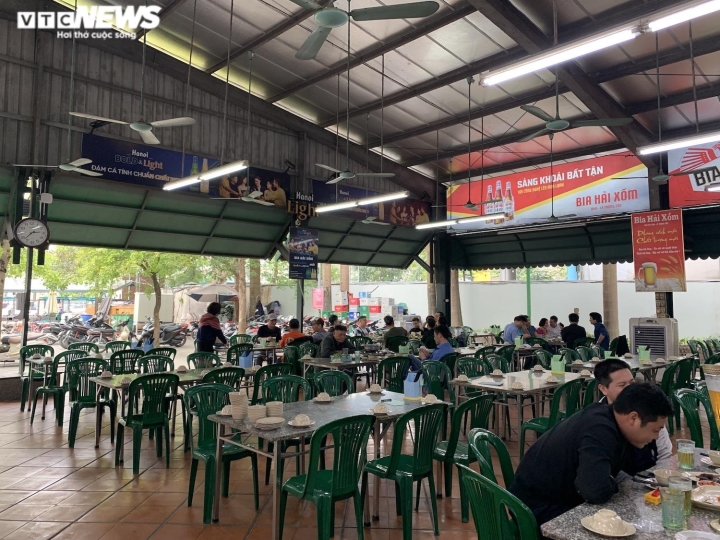 Vì sao các quán bia hơi Hà Nội đua nhau đóng cửa?-3