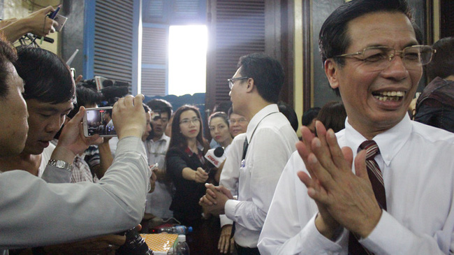 Khoảnh khắc Hoa hậu Phương Nga và bạn thân được tại ngoại sau hơn 2 năm tạm giam bất ngờ nóng trở lại trên MXH-4