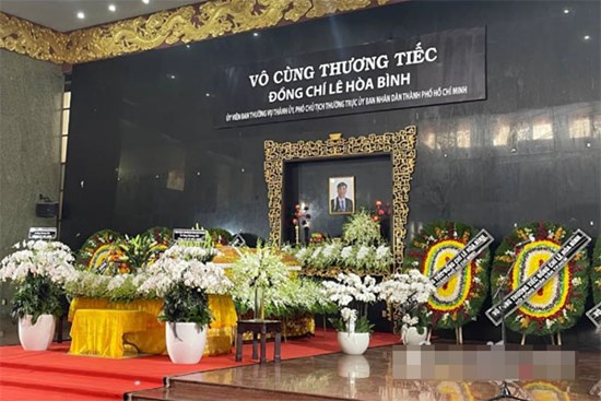 Lễ viếng Phó Chủ tịch UBND TP.HCM Lê Hòa Bình: Lãnh đạo thành phố rơi nước mắt, người nhà thất thần trước mất mát quá lớn