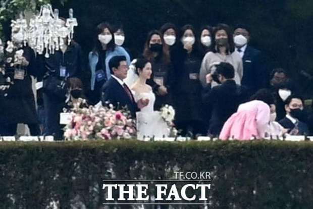 Siêu đám cưới Hyun Bin và Son Ye Jin:  Cặp đôi chính thức trở thành vợ chồng, nữ diễn viên khoe chiếc váy thứ 2-7