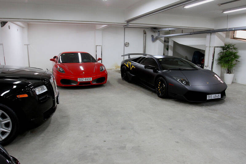 Biệt thự triệu đô của đại gia Minh Nhựa, rộng thế vẫn bị phàn nàn thiếu chỗ để xe-11